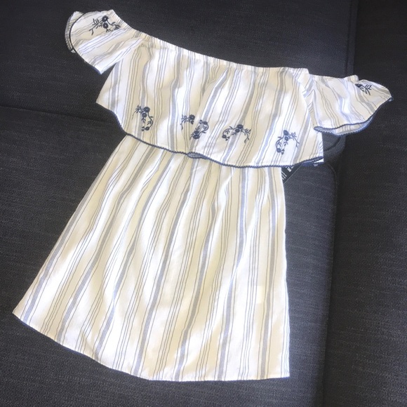 NWT Cotton Off Shoulder Express Dress Size Small - Picture 1 of 4